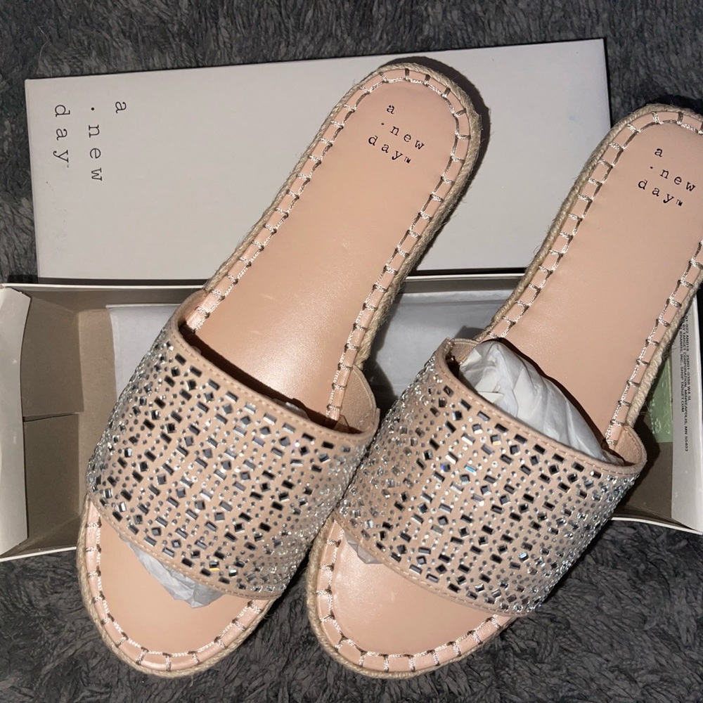 Sparkly sandal slides